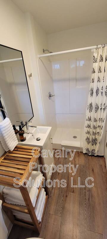 Building Photo - 923 E Central Entrance