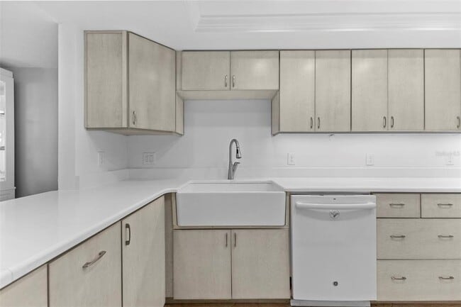 Building Photo - 3010 W Grovewood Ct