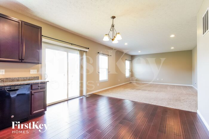 Building Photo - 5312 Venetian Way