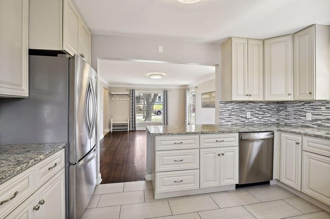 Building Photo - 5620 Humboldt Ave S