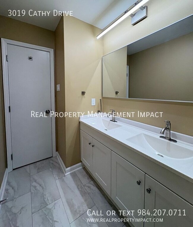 Building Photo - 3019 Cathy Dr
