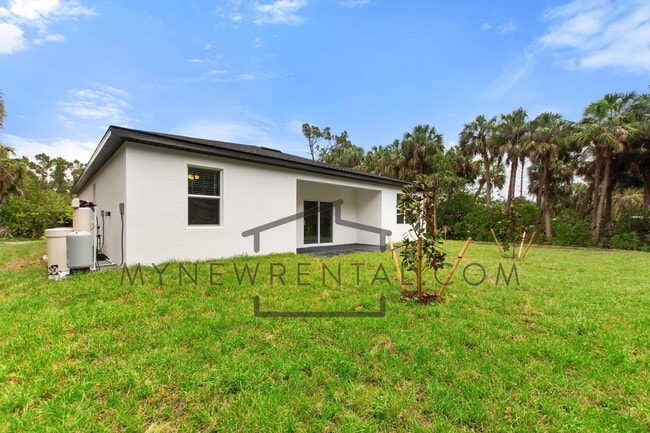 Building Photo - ONE MONTH FREE RENT! Modern, energy effici...