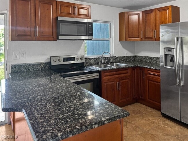 Building Photo - 131 Schneider Dr