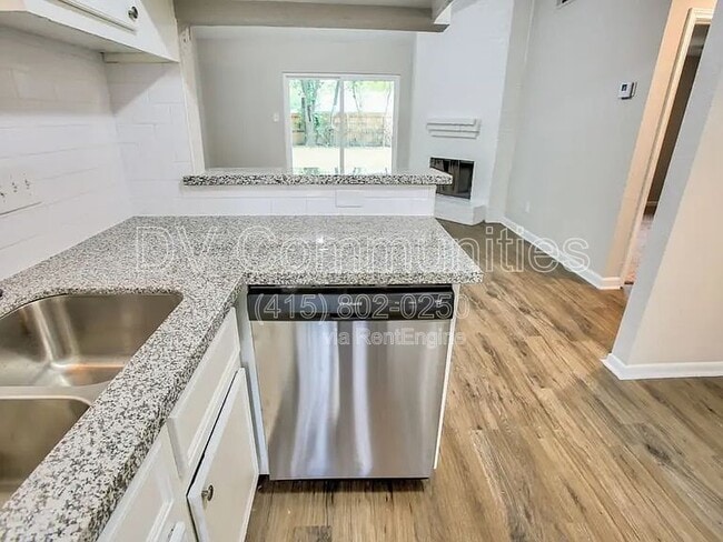Building Photo - 7911 Battleoak Dr