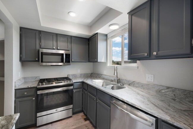 Building Photo - remodeled Monument town home