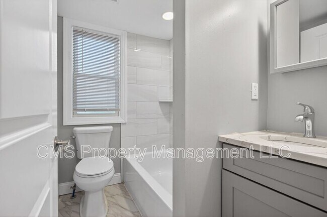 Building Photo - 39 Carroll St