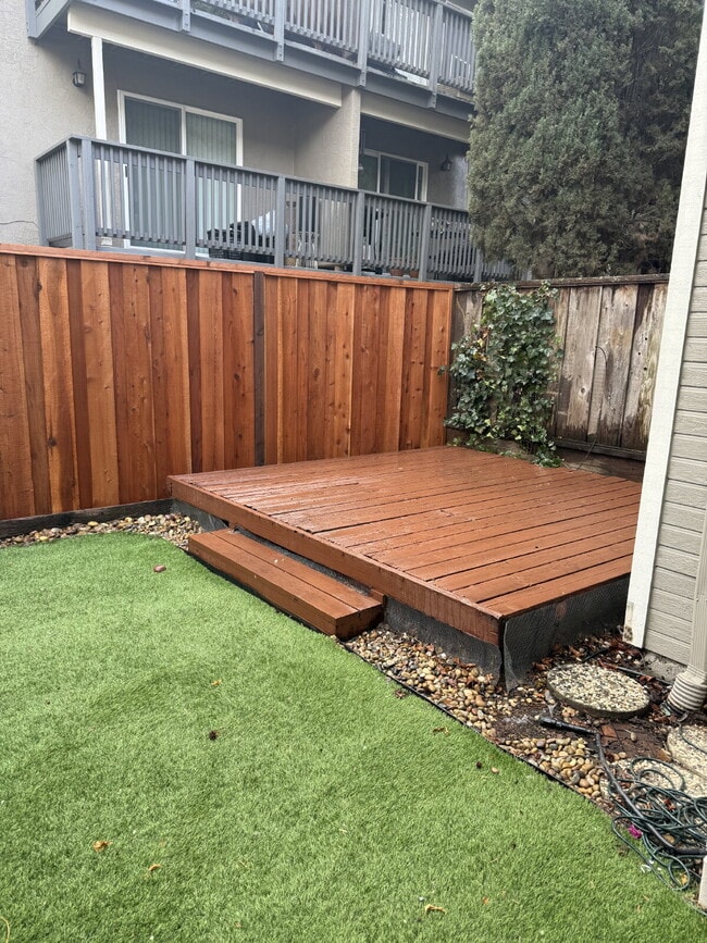 Building Photo - Charming 2-Bedroom, 2.5-Bath Home Just a Short Walk to Downtown Pleasanton