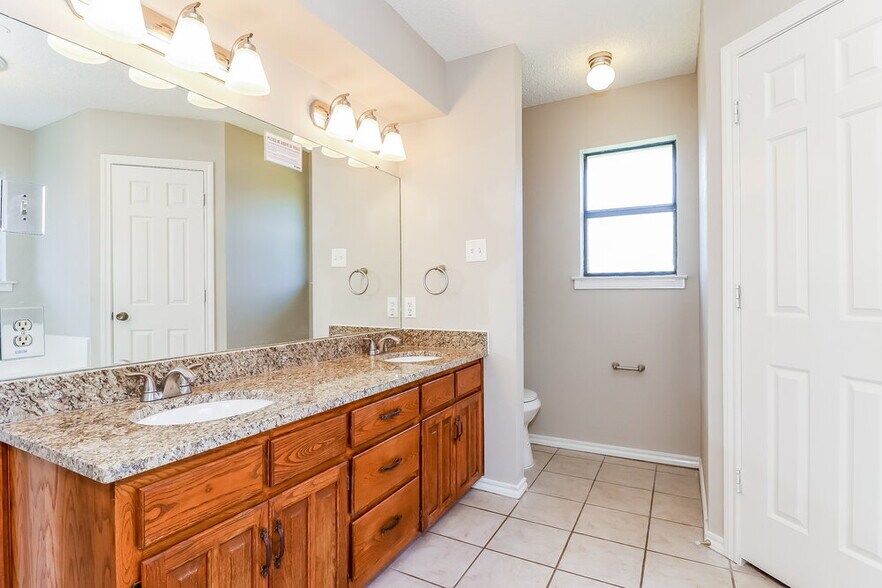 Building Photo - 4909 Barberry Dr