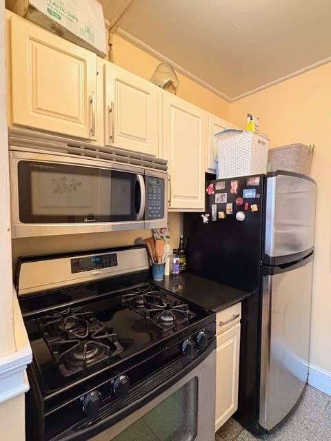 Building Photo - 131 Park Dr