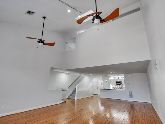 Building Photo - 6935 Yellowstone Way Dr