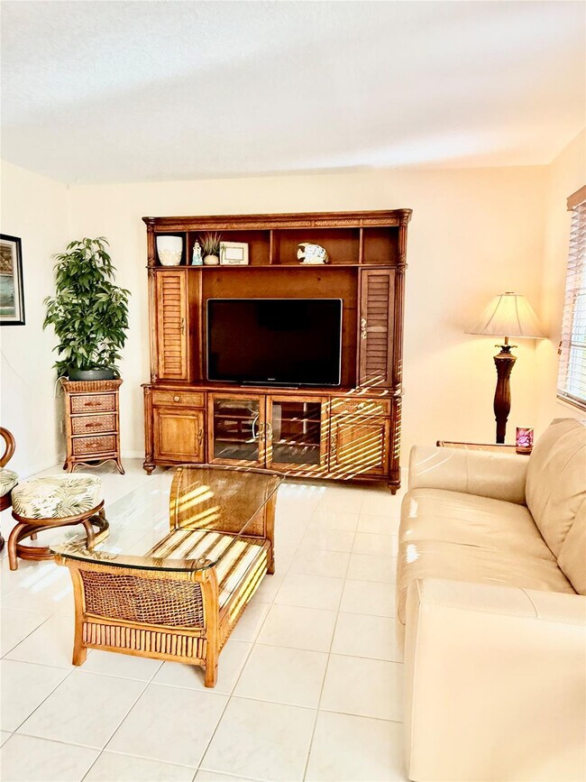 Building Photo - 42 Tilford C