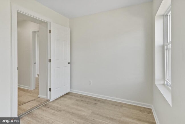 Building Photo - 112 N Hilton St