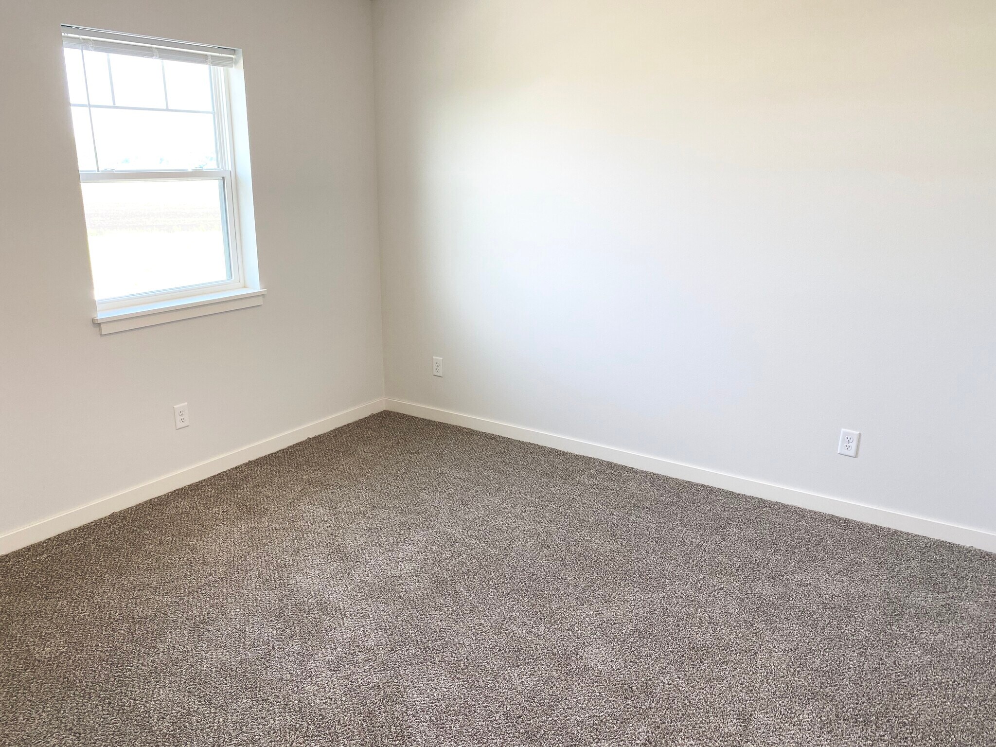 Building Photo - 1355 Holton Dr