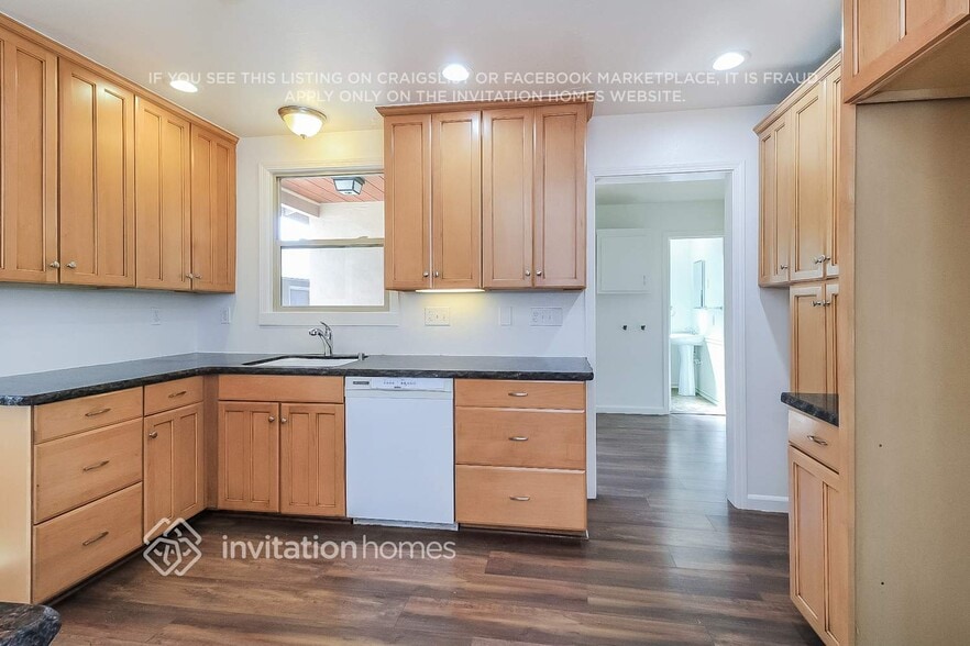 Building Photo - 2861 Herbert Way