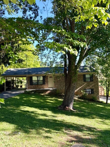 Building Photo - 412 Meadowview Ln
