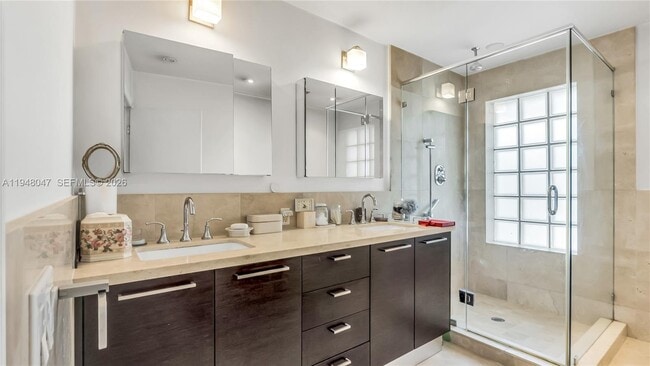 Building Photo - 10090 Bay Harbor Terrace