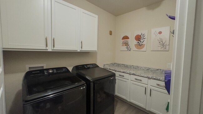 Building Photo - 12660 Enclave Scenic Dr