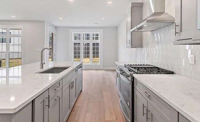 Building Photo - 405 Cranford Way