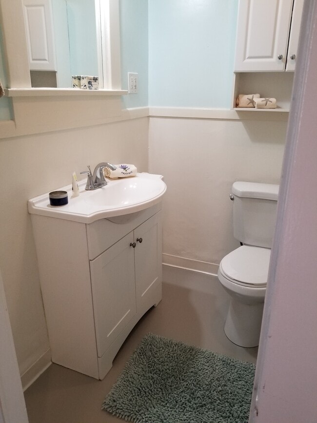 Bathroom - 214 Avenue C