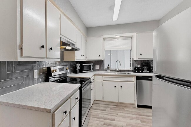 Building Photo - 5501 Purple Sage Dr