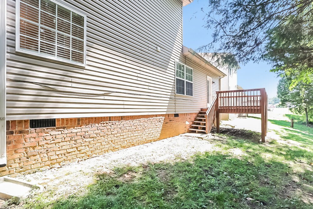 Building Photo - 2720 Windcrest Tr