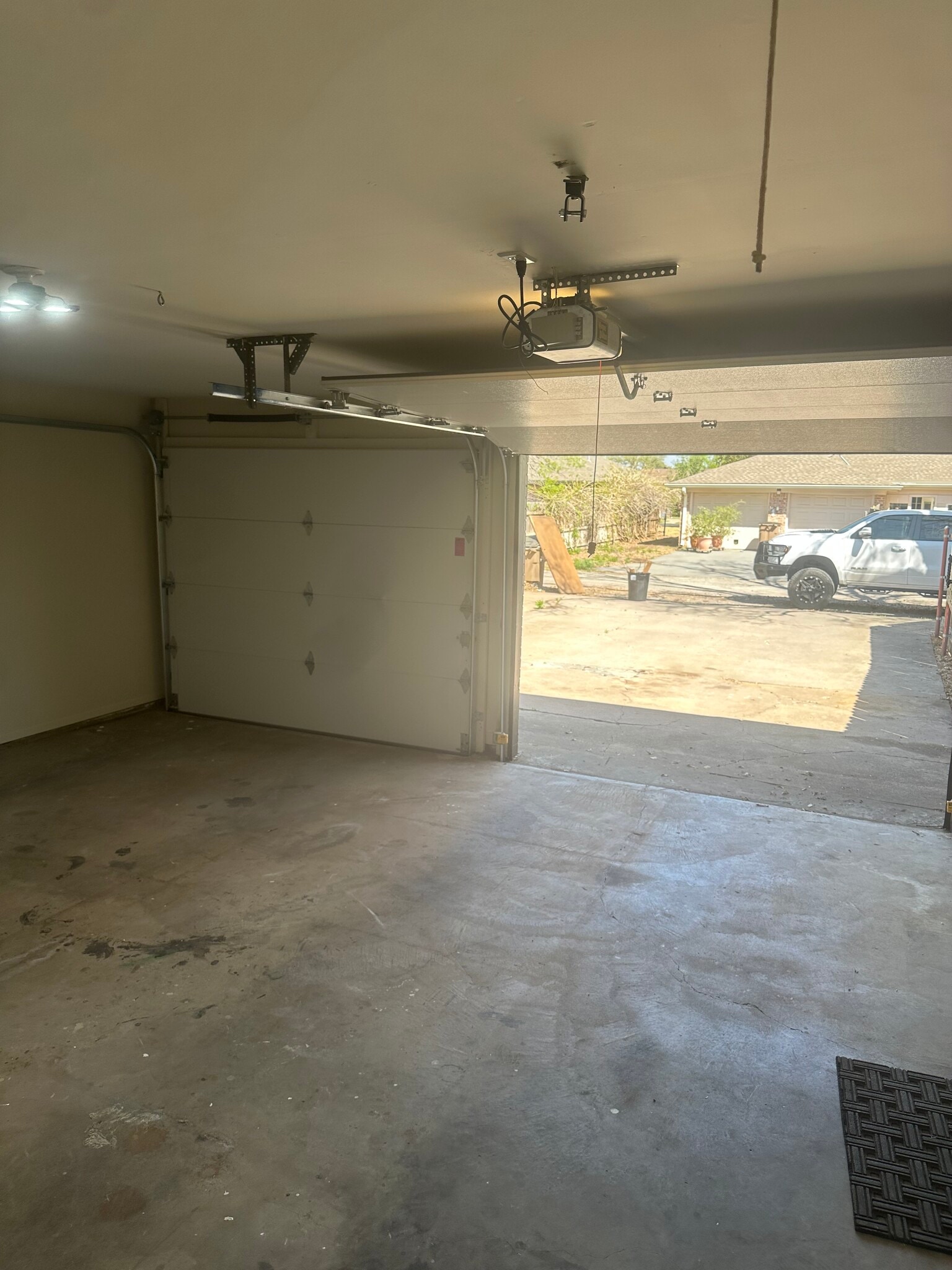 Building Photo - 2926 Briargrove Ln