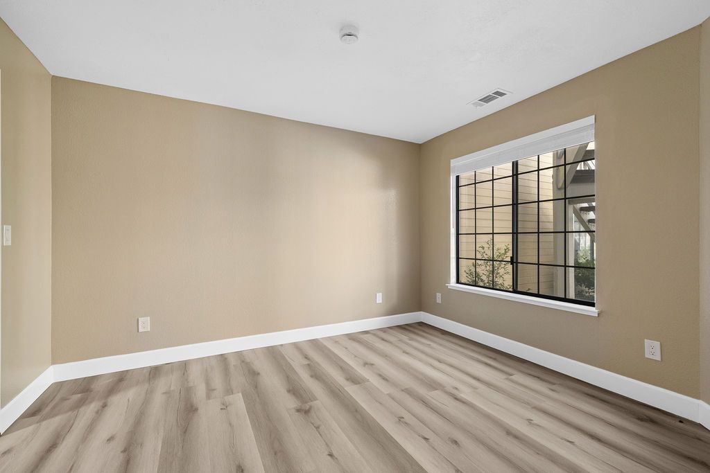 Building Photo - 109 Devonwood