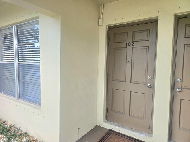 Building Photo - 3030 NW 43 Terrace