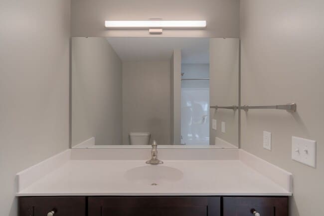 Building Photo - 91 E Main St