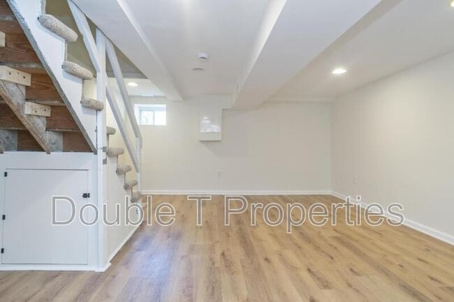 Building Photo - 3033 Seamon Ave