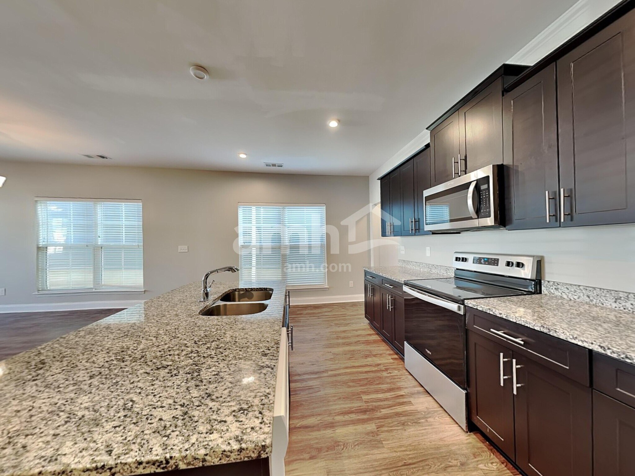 Building Photo - 5340 Tupelo St