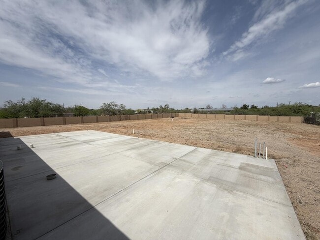 Building Photo - 15456 N Twin Lakes Dr