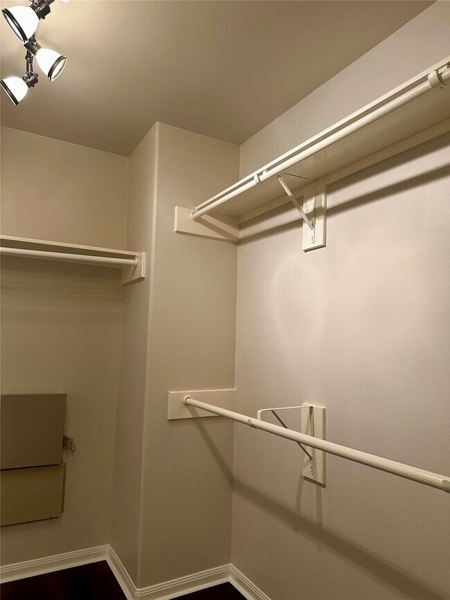 Building Photo - 13559 Fawn Lily Dr