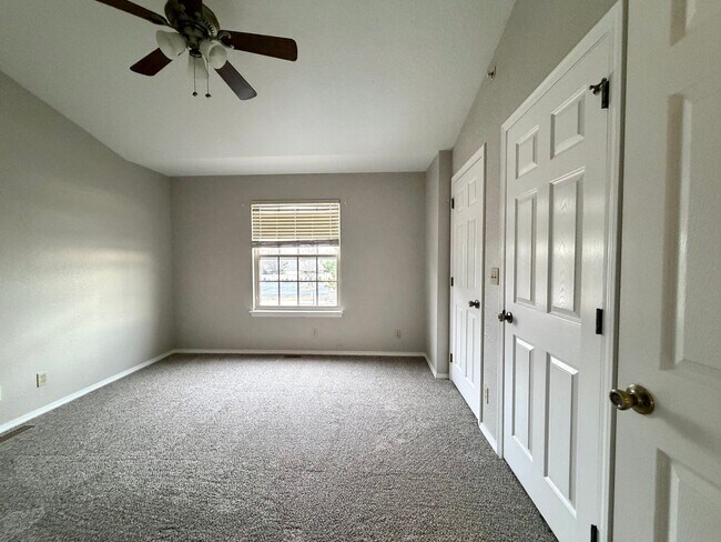 Building Photo - C Street Flats