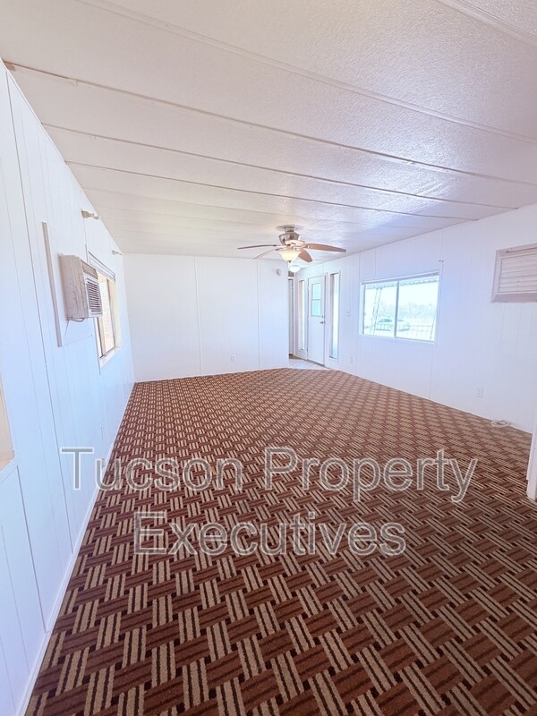 Building Photo - 4580 E Rex St