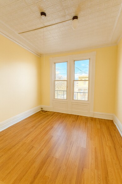 Building Photo - 107 2nd Ave