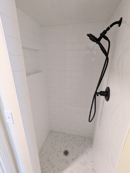 Building Photo - 4248 Regent Ave N