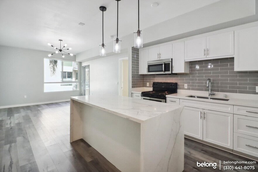 Building Photo - 12655 Bluff Creek Dr