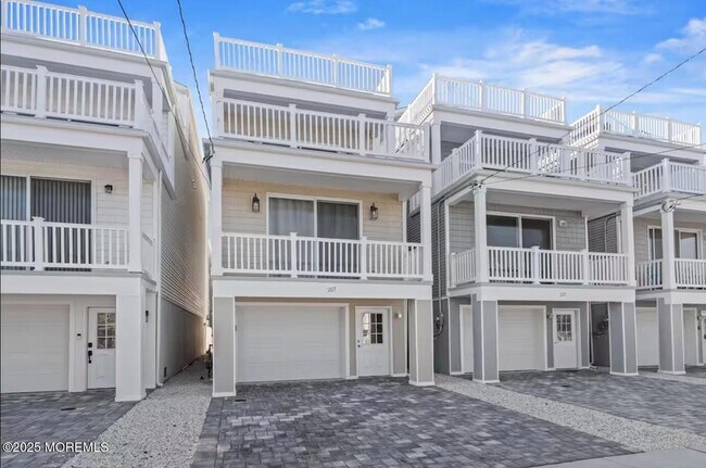 Building Photo - 207 Carteret Ave