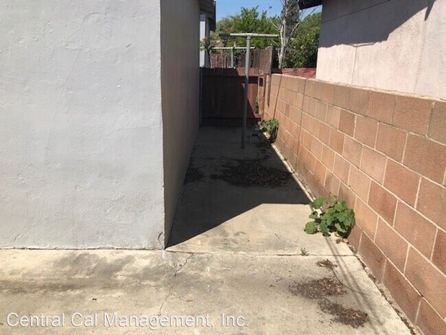 Building Photo - 2 br, 1 bath House - 2124 Pacific St