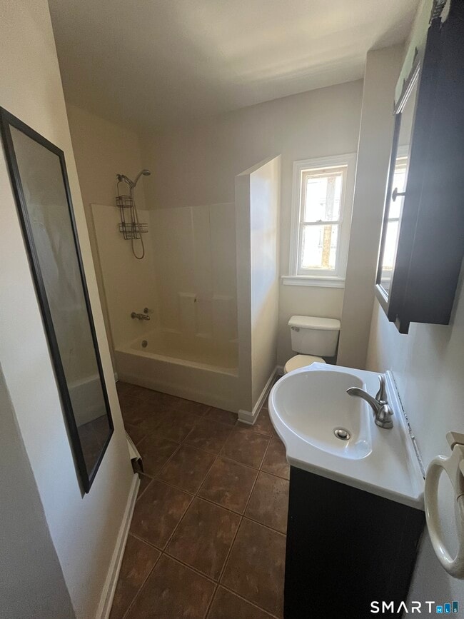 Building Photo - 314 High St