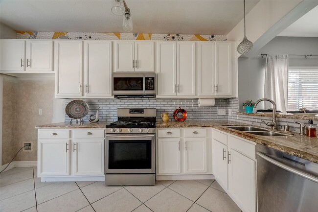 Building Photo - 18315 Brenwood Manor Dr