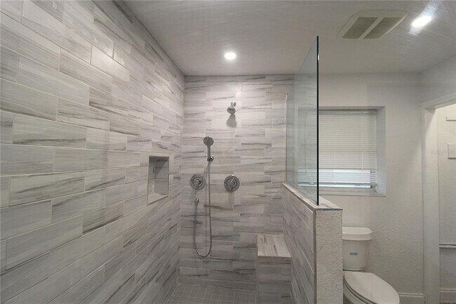 Building Photo - 2345 Floyd St