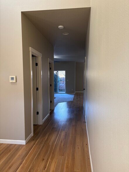 Building Photo - 1926 NW Kale Way