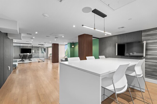 Building Photo - 161 Van Wagenen Ave