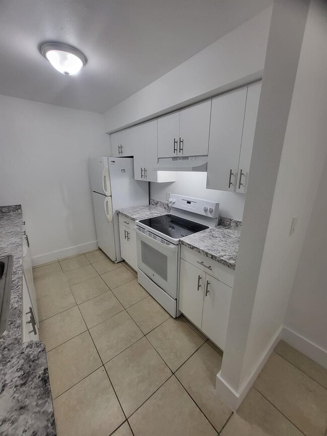 Building Photo - 2622 NW 33rd St