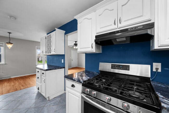 Building Photo - 1815 Cody St