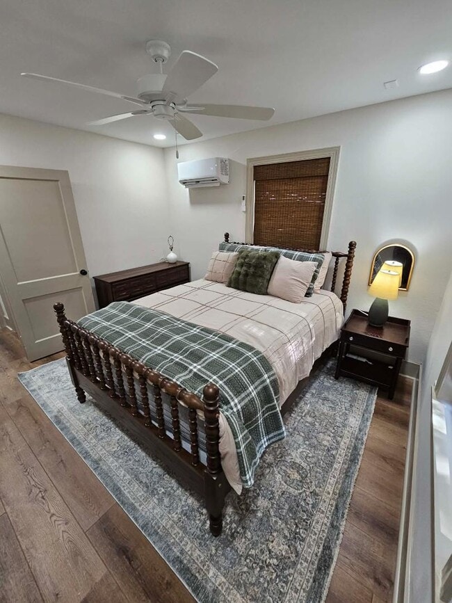 Building Photo - 152 E Orange St