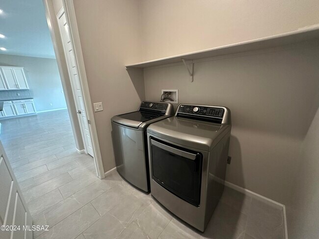 Building Photo - 12474 N Appling Ave