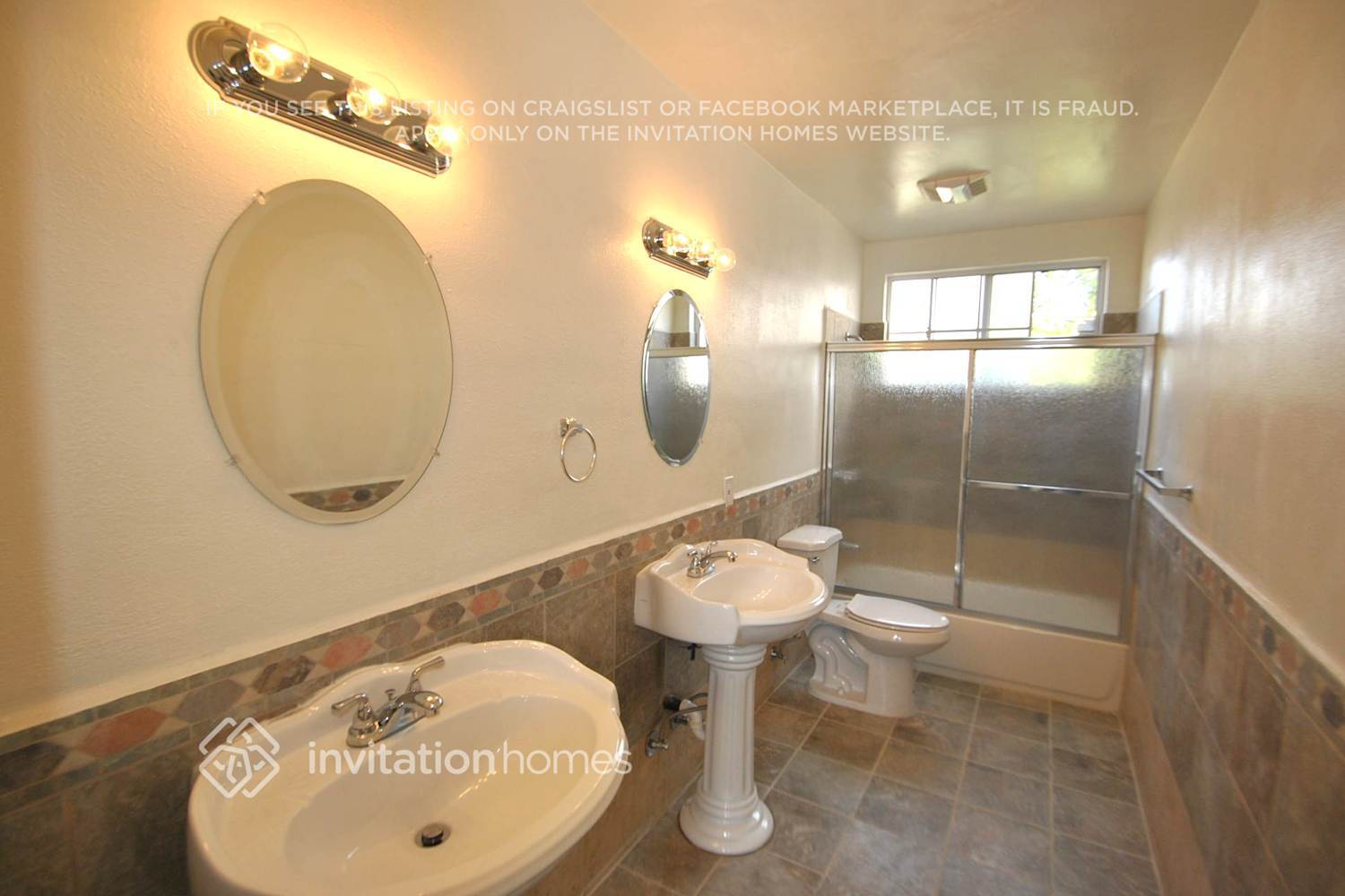 Building Photo - 1613 W 49th St
